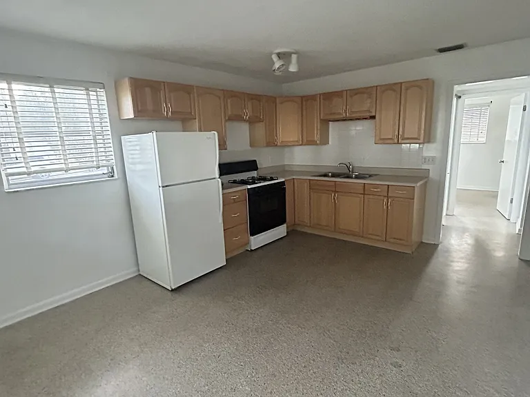 11 N Lake St #2 — Photo 17