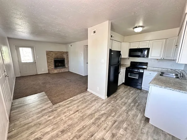 1241 Menaul Blvd NW, 1241 Menaul Blvd NW APT D, Albuquerque, NM 87107