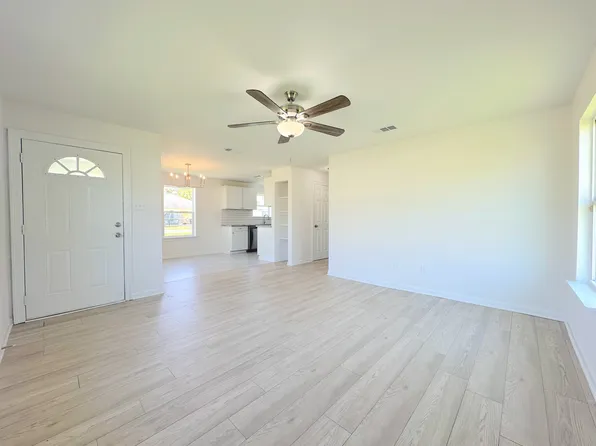 1705 Ravier Ln, Sunshine, LA 70780