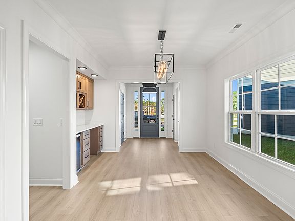 5th image of 116 Arbor Ridge Cir