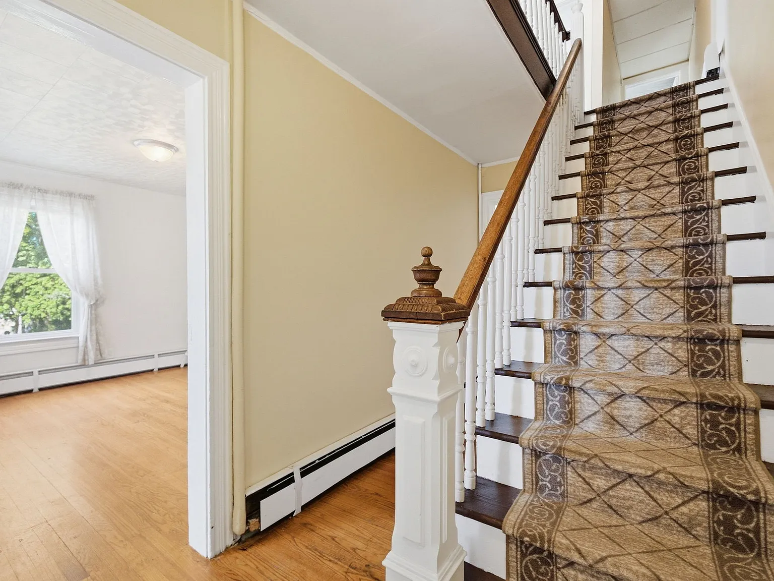 3 bed, 1500 sqft, $2,500 — Photo 3
