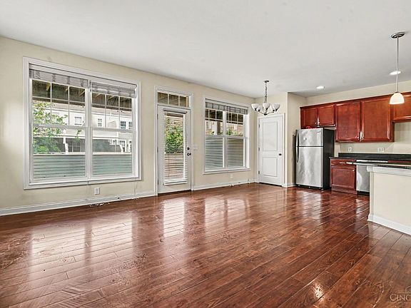2nd image of 2926 Eden Ave