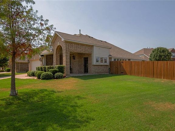 3rd image of 506 Glen Cove Ct