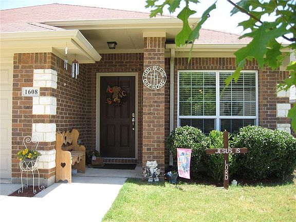 2nd image of 1608 Westgate Dr