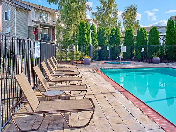 3rd image of 13507 99th Ave E #2-105