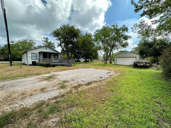 805 28 1/2, San Leon, TX 77539