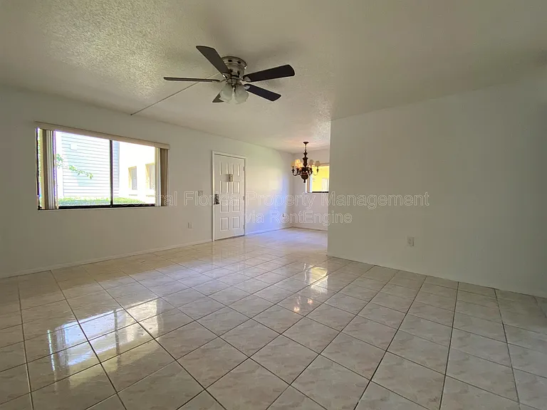 2713 Oak Park Way #112 — Photo 3