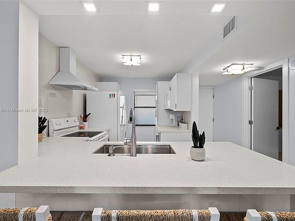 4th image of 7380 S Ocean Dr APT 120