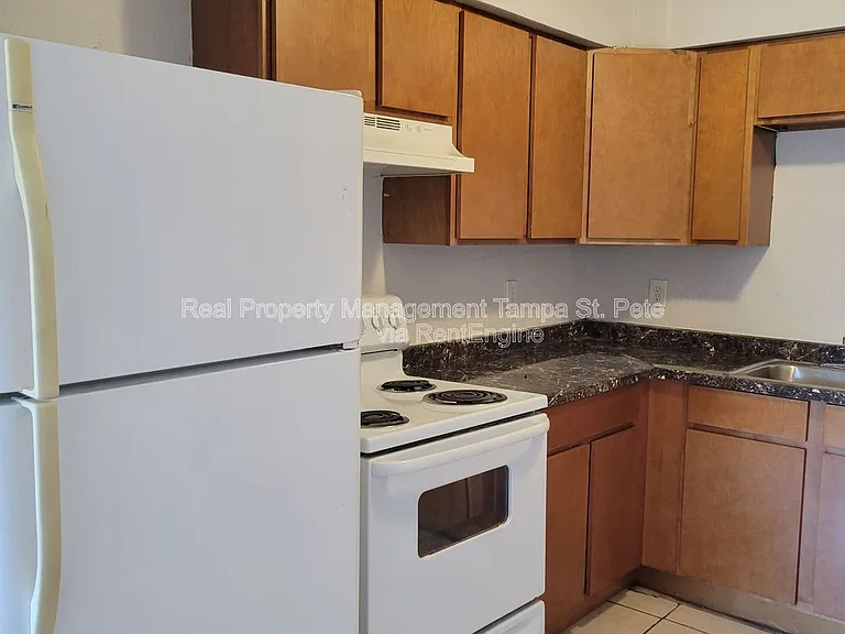 8427 N 39th St #2 — Photo 7