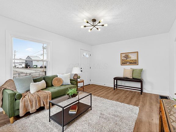3rd image of 1099 Lawrence Dr