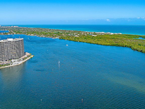 2nd image of 100 Lakeshore Drive #1051