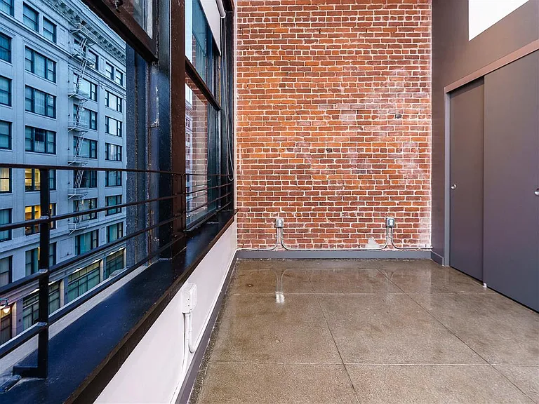 The Broadway Lofts — Photo 26