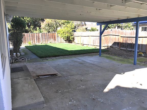 3rd image of 2630 Coit Dr