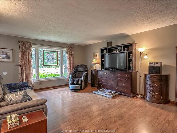 4th image of 74 Teal Dr