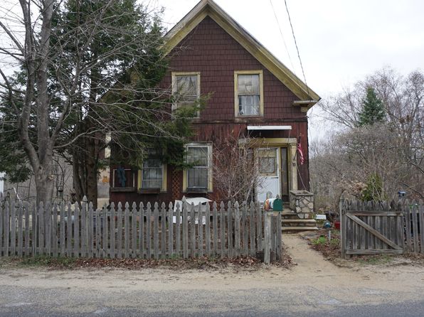16 Greenwood Street, West Paris, ME 04289