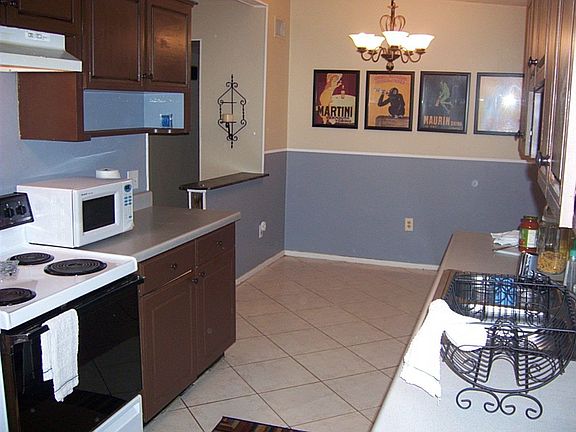 Kitchen/BreakFast Nook
