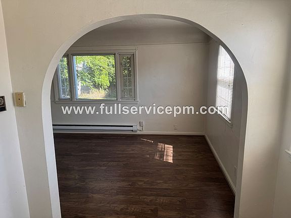 5th image of 3124 Colby Ave #1