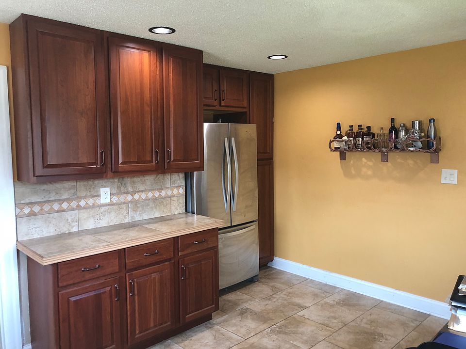 Kitchen all appliances stay