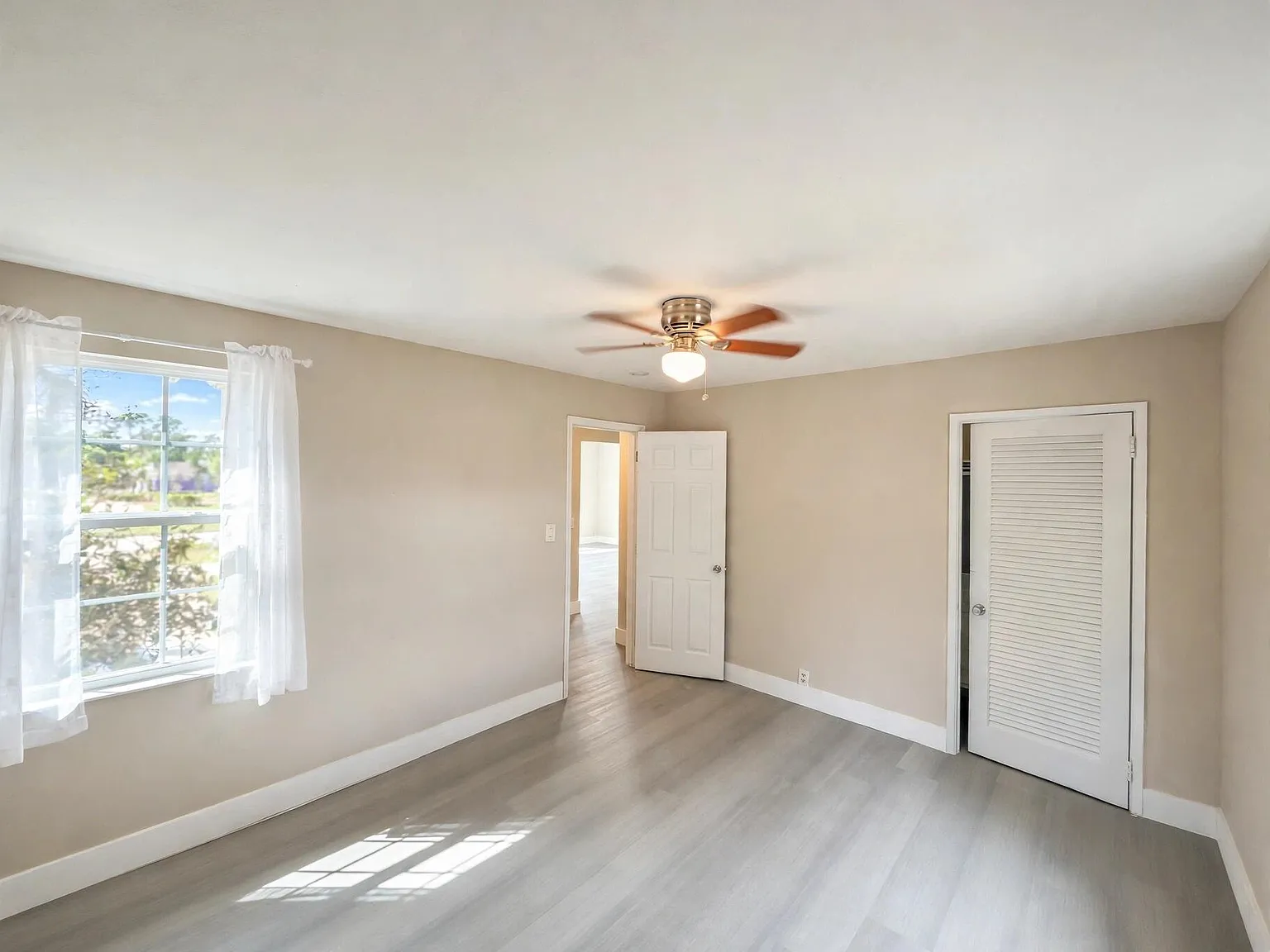 2 bed, 1.0 bath, 1300 sqft, $1,850 — Photo 1