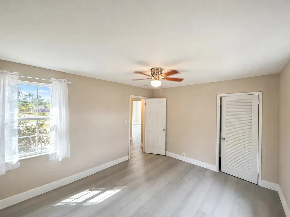 216 NW 12th Ct #3