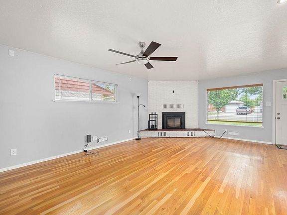 3rd image of 170 Mesa Ave