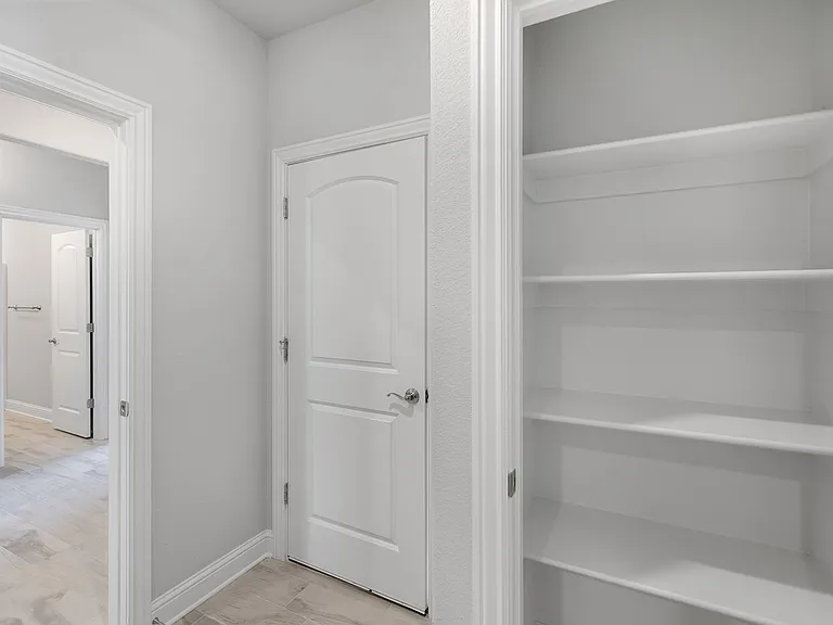 500 Piper Ln — Photo 30