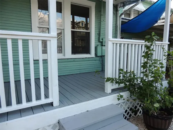 3701 Bradley St, Houston, TX 77009