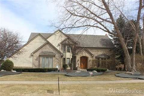 1st image of 54146 Algonquin Dr