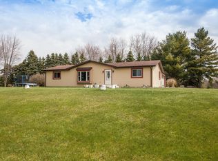 401 Brian Ct, North Prairie, WI 53153
