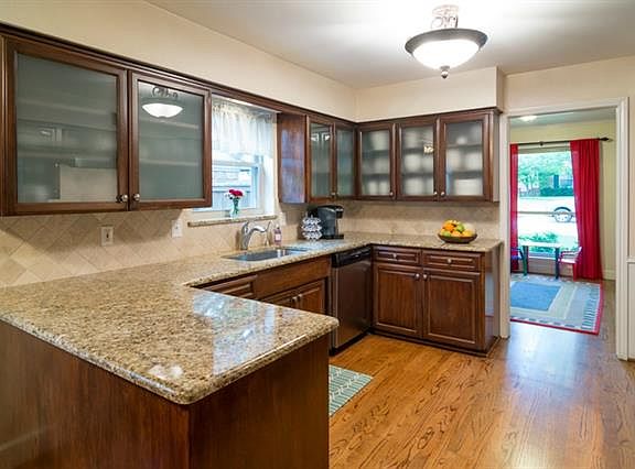 2nd image of 9238 Loma Vista Dr