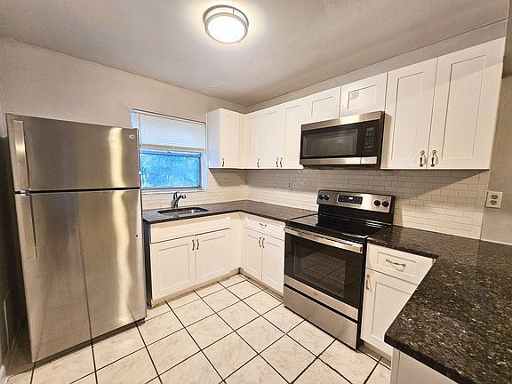 5th image of 1441 NW 22nd St #17