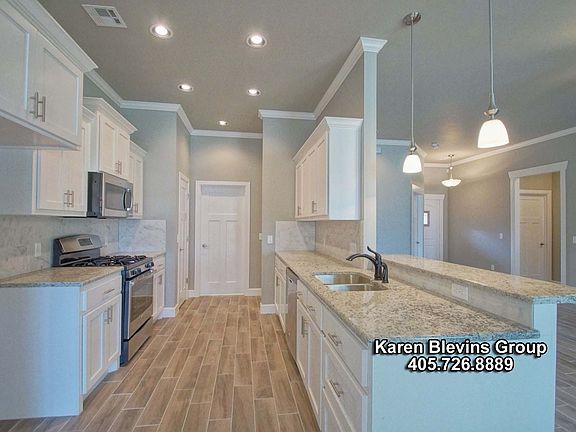 3rd image of 7037 NW 131st Ter