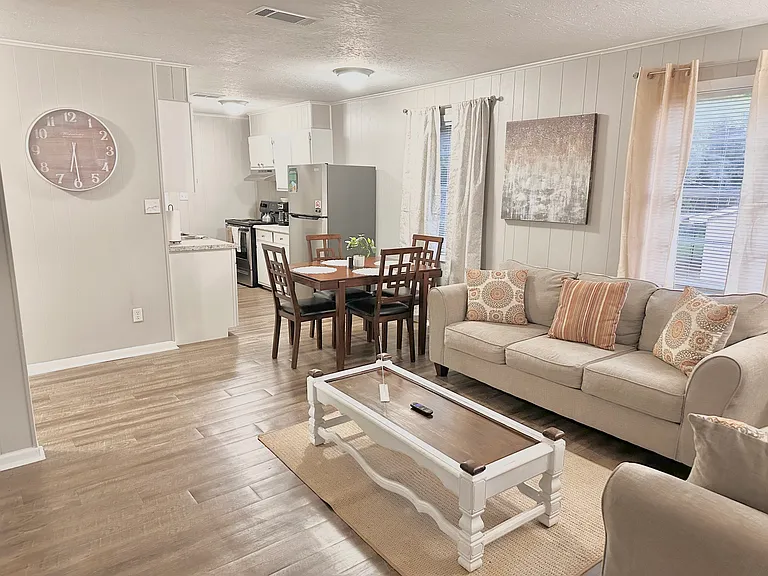 200 Catherine St #13C — Photo 11