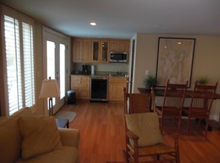 123 Coggeshall Ave, Newport, RI 02840