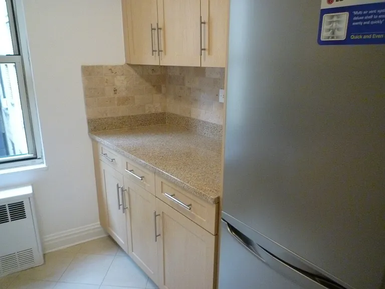 210 W 89th St #12D — Photo 5