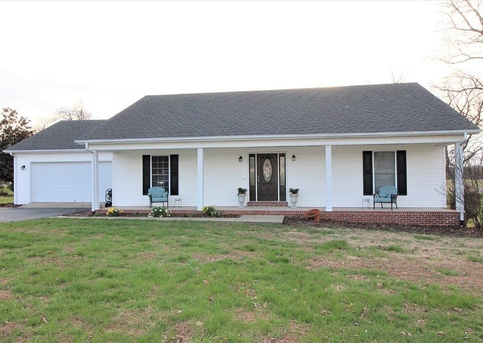 1st image of 389 Elmwood Dr