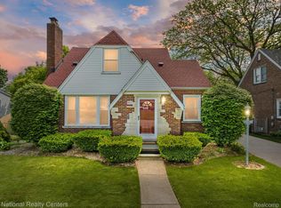 8647 Manor Ave, Allen Park, MI 48101