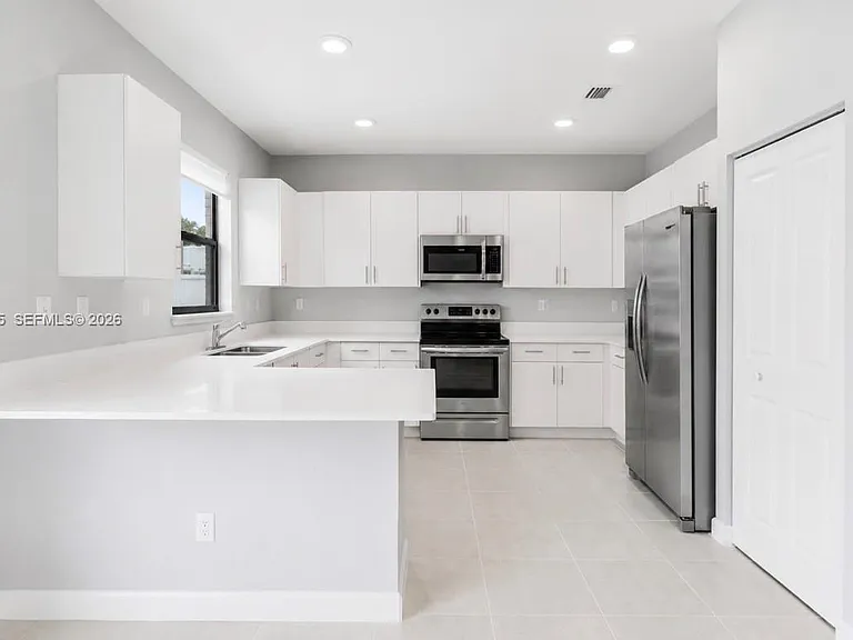 20478 NW 4th Ct #20478 — Photo 5