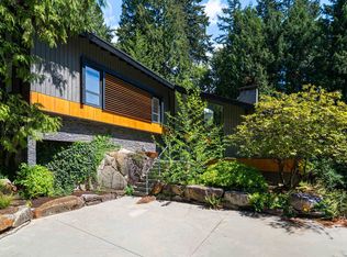 3985 Bayridge Ave, West Vancouver, BC V7V3J6