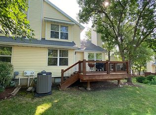 2078 King Arthur Ct, Saint Louis, MO 63146