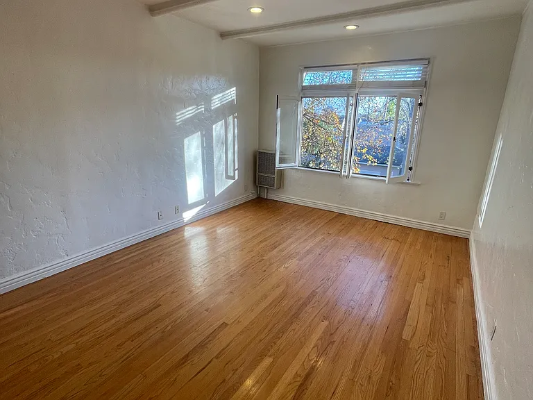 S Peck Dr — Photo 1
