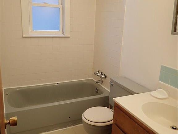3rd image of 629 & 631 Fulmer Ave