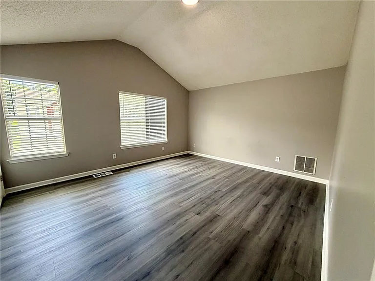 3354 Waggoner Ln — Photo 18