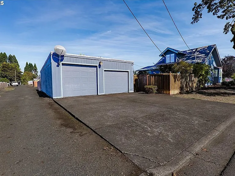 1021 Deal St — Photo 6