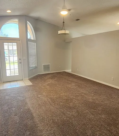 8043 Bracken Ln — Photo 5