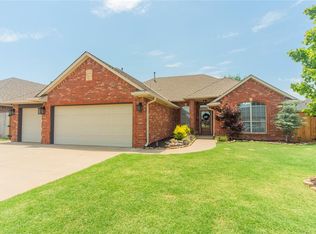 4001 Scissortail Dr, Yukon, OK 73099