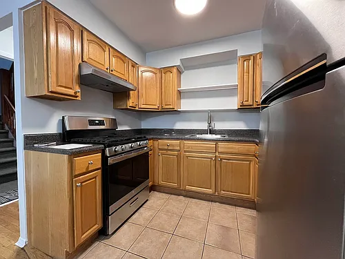 31-27 37th St #2 Photo 1