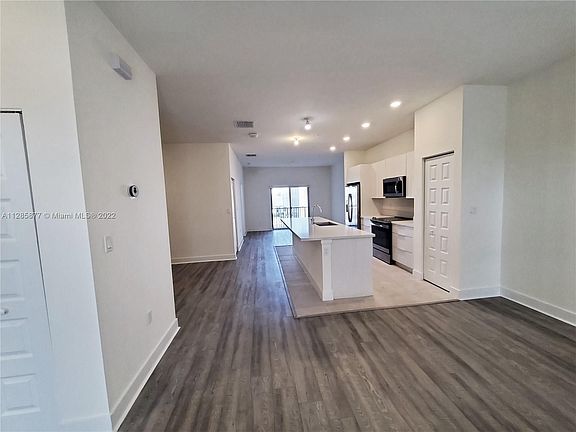 3rd image of 7819 NW 104th Ave APT 26