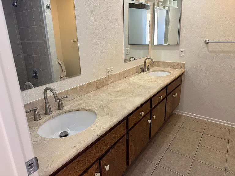 1023 N Agusta Ave — Photo 13