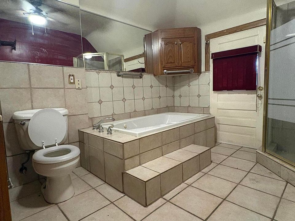 3743 Moore Pl, photo 2
